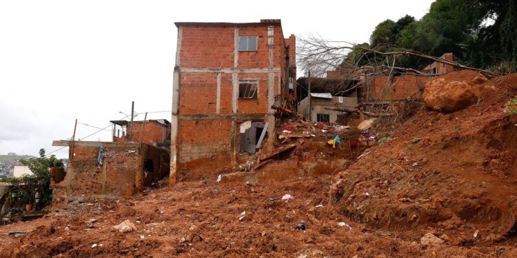 Governo Federal Libera R$ 75,3 Milhões Adicionais para Famílias Afetadas por Chuvas em Minas Gerais Governo Federal Libera R$ 75,3 Milhões Adicionais para Famílias Afetadas por Chuvas em Minas Gerais