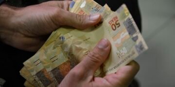 Poupança Registra Retirada Líquida de R$ 476,4 Milhões em Abril