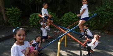 Uso de Telas na Infância: Reflexos na Criatividade e Bem-Estar