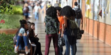 MDIC Abre Inscrições para 670 Vagas em Cursos Gratuitos de Comércio Exterior MDIC Abre Inscrições para 670 Vagas em Cursos Gratuitos de Comércio Exterior