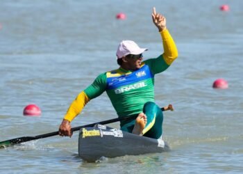 Isaquias Queiroz Conquista Prata na Copa do Mundo de Canoagem em Szeged Isaquias Queiroz Conquista Prata na Copa do Mundo de Canoagem em Szeged