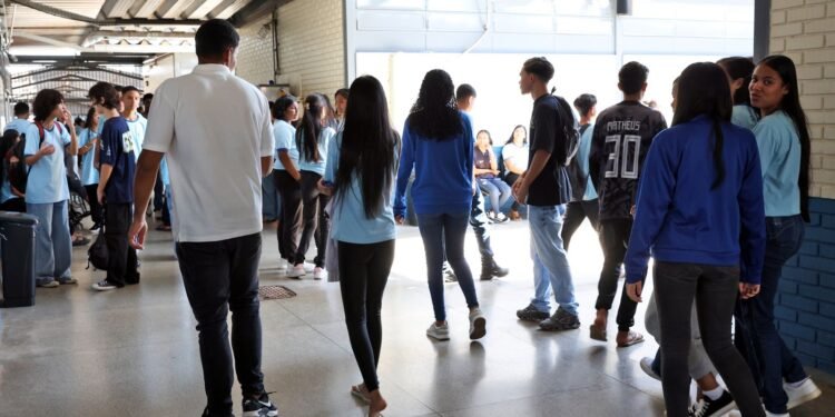 Enem 2026: Estudantes do Programa Pé-de-Meia Têm Isenção da Taxa de Inscrição e Incentivo Adicional