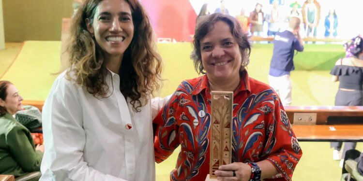 Tânia Rêgo, da Agência Brasil, Recebe Menção Honrosa por Cobertura de Direitos Indígenas e Ambientais