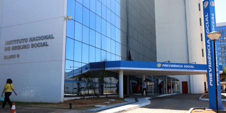 INSS: Último Prazo para Contestar Descontos Indevidos e Aderir ao Acordo de Reembolso