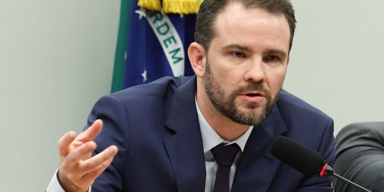 Brasil Avalia Impactos Econômicos da Classificação dos EUA sobre Facções Criminosas