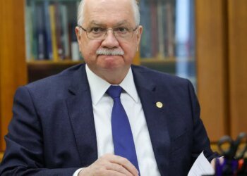 STF Define Rumo para Supersalários: Fachin Anuncia Novas Regras e Transparência no Judiciário STF Define Rumo para Supersalários: Fachin Anuncia Novas Regras e Transparência no Judiciário