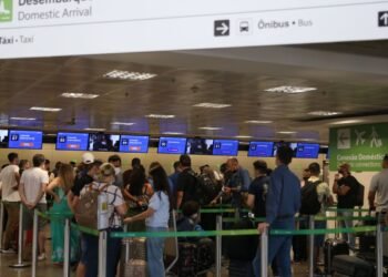 Movimentação Aérea: Quase 400 Mil Passageiros Esperados no Feriado de Corpus Christi Movimentação Aérea: Quase 400 Mil Passageiros Esperados no Feriado de Corpus Christi