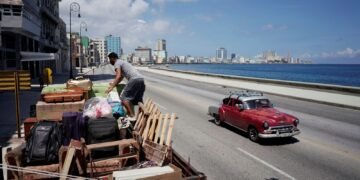 Cuba Debate Reformas Econômicas e Sociais para Revitalizar a Economia em Meio ao Bloqueio dos EUA