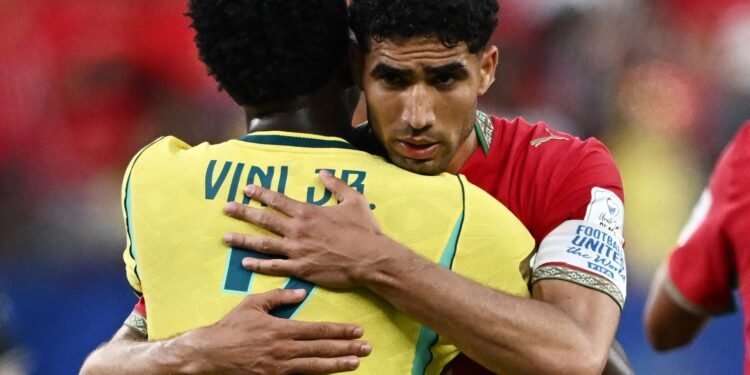Vinícius Júnior Avalia Atuação do Brasil e Pede Melhoria Após Empate na Copa