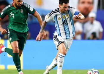 Messi Recreve História na Copa: Hat-trick na Estreia e Recorde de Artilharia