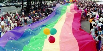 Dia do Orgulho LGBTQIA+: Trajetória e Desafios da Luta por Direitos no Brasil