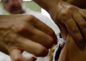 Vacinação contra HPV para Adolescentes de 15 a 19 Anos é Prorrogada até Dezembro
