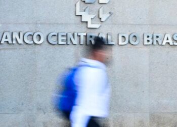 Banco Central Eleva Projeção de Crescimento do PIB para 2% em 2026