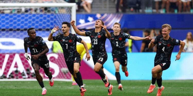 Canadá Avança Ineditamente às Oitavas da Copa com Gol Dramático Canadá Avança Ineditamente às Oitavas da Copa com Gol Dramático