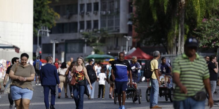 Desigualdade Salarial: Entidades Sem Fins Lucrativos Apresentam Menor Lacuna de Gênero, Aponta IBGE Desigualdade Salarial: Entidades Sem Fins Lucrativos Apresentam Menor Lacuna de Gênero, Aponta IBGE
