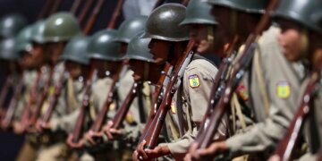 Exército Brasileiro Mantém Vigilância de Fronteiras Apesar de Bloqueio Orçamentário Exército Brasileiro Mantém Vigilância de Fronteiras Apesar de Bloqueio Orçamentário