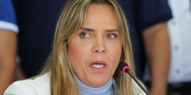 Governadora do DF, Celina Leão, Recebe Alta Hospitalar Após Pneumotórax