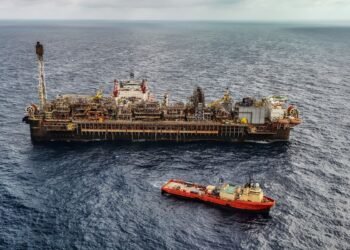 Arrecadação Federal Bate Recorde Histórico de R$ 266,8 Bilhões em Maio, Impulsionada por Petróleo e Tributos