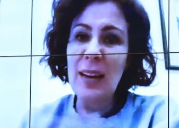 Justiça de SP arquiva processo por difamação de Zambelli contra jornalista Luan Araújo