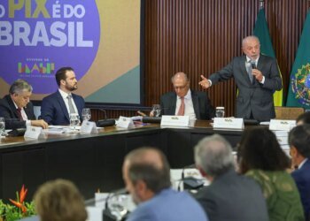 Brasil Reage a Taxações dos EUA e Busca Novas Alianças Comerciais e Geopolíticas Brasil Reage a Taxações dos EUA e Busca Novas Alianças Comerciais e Geopolíticas