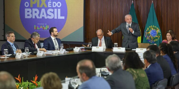 Brasil Reage a Taxações dos EUA e Busca Novas Alianças Comerciais e Geopolíticas