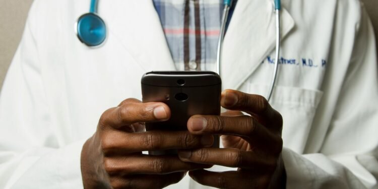Enamed: Exame Nacional de Avaliação da Formação Médica Torna-se Requisito Obrigatório para Registro no CRM