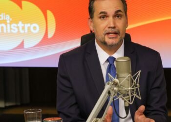 Estratégia Governamental: Lucros da Exportação de Petróleo Contêm Preços de Combustíveis no Brasil