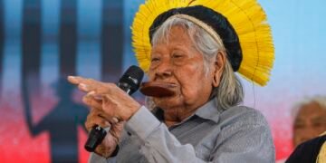 Cacique Raoni é Novamente Internado em Estado Grave no Mato Grosso Cacique Raoni é Novamente Internado em Estado Grave no Mato Grosso