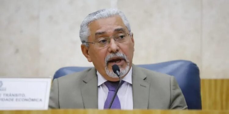 Vereador Senival Moura Pede Afastamento do PT Após Prisão por Suspeita de Ligação com PCC