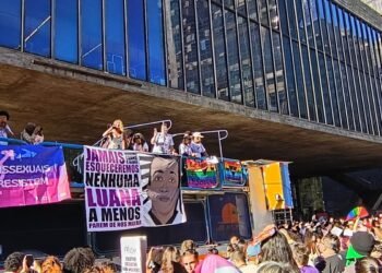 Caminhada de Mulheres Lésbicas e Bissexuais em SP Destaca Luta Contra Violência e Discriminação