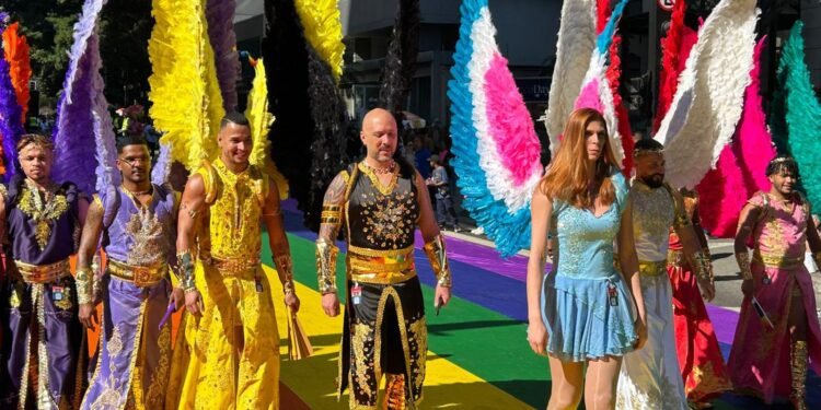 Parada LGBT+ de São Paulo Celebra 30 Anos com Cores, Luta por Direitos e Alerta para o Voto
