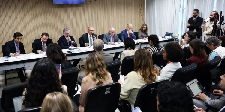Brasil Anuncia Novo Plano de Apoio a Setores Afetados por Tarifas dos EUA