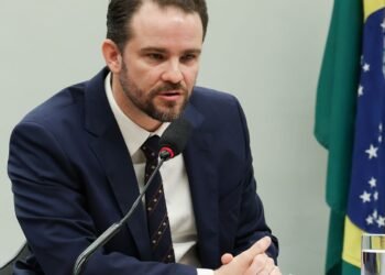 Dívida do Brasil: Durigan Afirma Controle e Posição Relativa Favorável Globalmente