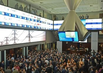 Ibovespa Acima de 174 Mil Pontos Impulsionado por Selic e Dólar em Queda