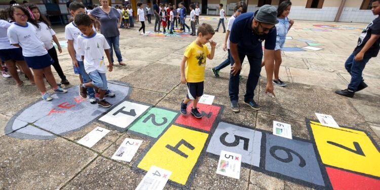 Copa do Mundo Feminina 2027: Legislação Altera Férias Escolares e Permite Feriados Nacionais