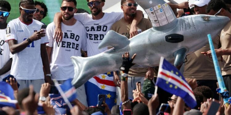 Cabo Verde na Copa: Caminhos da Reportagem Explora Conexões e o Legado dos ‘Tubarões Azuis’