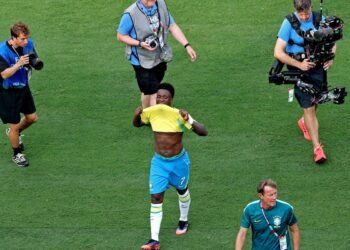 Eliminação na Copa: Vini Jr. Mantém Sonho do Hexa; Marquinhos Pondera Futuro na Seleção Eliminação na Copa: Vini Jr. Mantém Sonho do Hexa; Marquinhos Pondera Futuro na Seleção