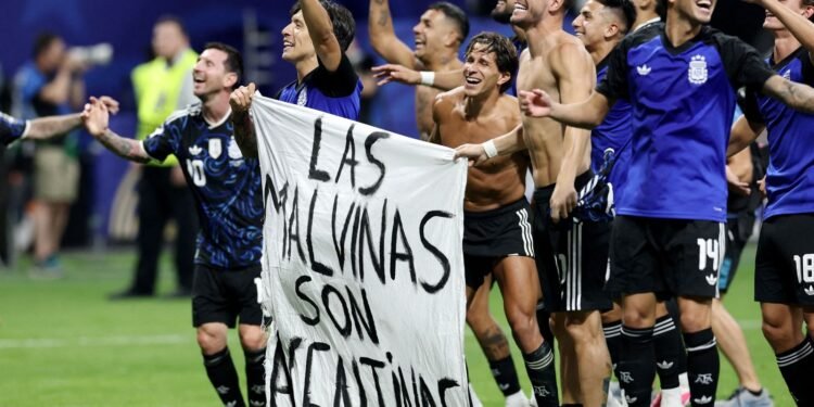 Atitude de Jogadores Argentinos Reacende Debate Geopolítico sobre as Malvinas Atitude de Jogadores Argentinos Reacende Debate Geopolítico sobre as Malvinas