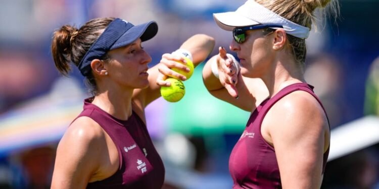 Wimbledon: Stefani avança nas duplas, Fonseca se despede do simples