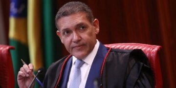 TSE Promove Encontro com Embaixadores para Detalhar Sistema Eleitoral e Combater Desinformação