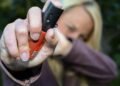 Venda de Spray de Pimenta para Mulheres: Promotora Alerta para ‘Populismo Penal’ e Limitações na Defesa Pessoal