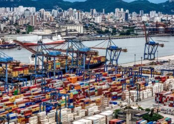Brasil e EUA Avançam em Cooperação, Etanol Mantido Fora da Pauta Tarifária Brasil e EUA Avançam em Cooperação, Etanol Mantido Fora da Pauta Tarifária