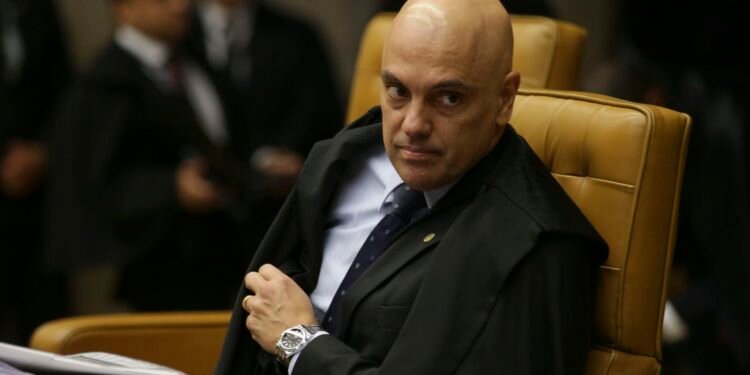 STF: Ministro Alexandre de Moraes Dá 48h para Tribunais Explicarem Pagamentos Acima do Teto a Magistrados