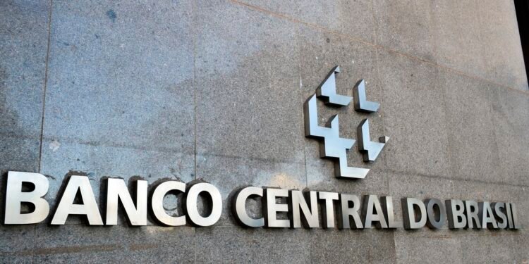 Concursos Públicos: Receita Federal e Banco Central Autorizados a Abrir 316 Vagas
