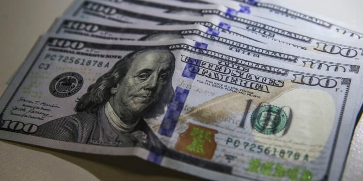 Mercado Financeiro: Dólar Fecha Estável, Ibovespa em Queda e Petróleo Recua sob Tensões Geopolíticas Mercado Financeiro: Dólar Fecha Estável, Ibovespa em Queda e Petróleo Recua sob Tensões Geopolíticas