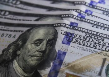 Mercado Financeiro: Dólar Recua para R$ 5,10, Ibovespa Cai e Petróleo Dispara com Decisão do Fed e Tensões Geopolíticas