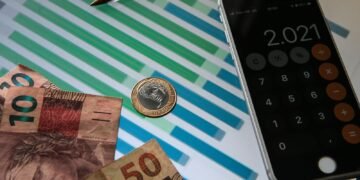 Boletim Focus: Mercado Financeiro Ajusta Projeções para Inflação, Selic, PIB e Câmbio no Brasil