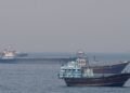 Confronto no Golfo: EUA Intensificam Ataques e Irã Reporta Explosões de Petroleiros em Ormuz Confronto no Golfo: EUA Intensificam Ataques e Irã Reporta Explosões de Petroleiros em Ormuz