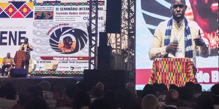 Sociólogo Africano Alerta para Novo Colonialismo Global Focado em Terras Raras e Tecnologia