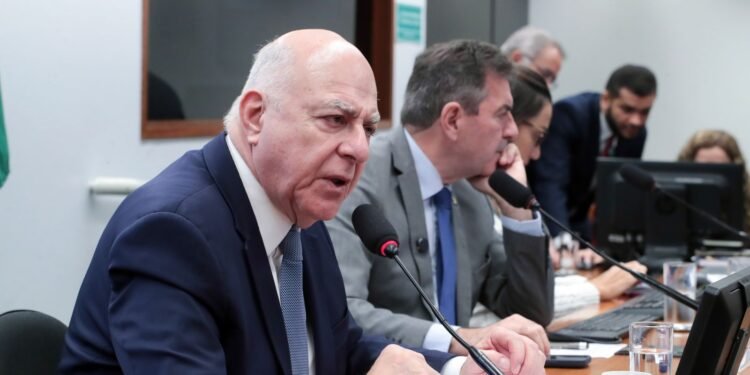 Câmara aprova PEC que institui Fundos Constitucionais para Sul e Sudeste e expande FPM